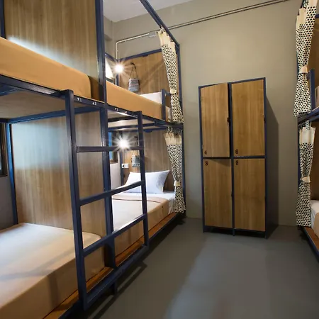 Arawana Hostel Silom-3